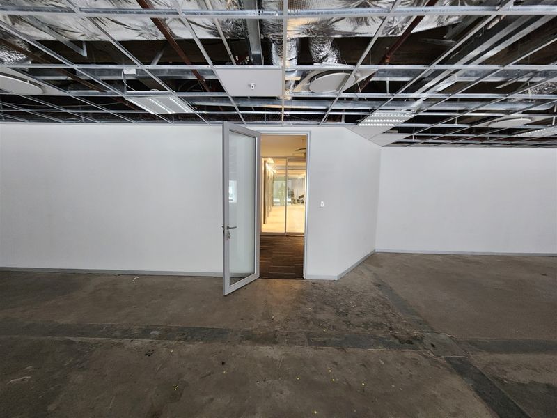 357.29sqm Offices to let in Sandton - Photo 3