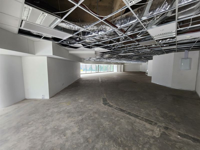 357.29sqm Offices to let in Sandton - Photo 10