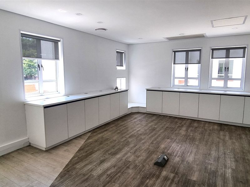 Freestanding building to let in Bryanston - Photo 6