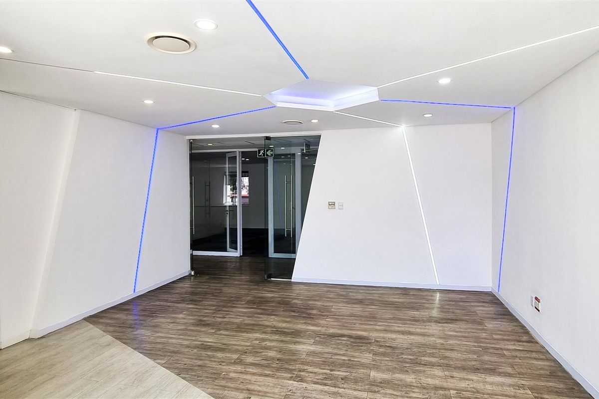 Freestanding building to let in Bryanston - Photo 2