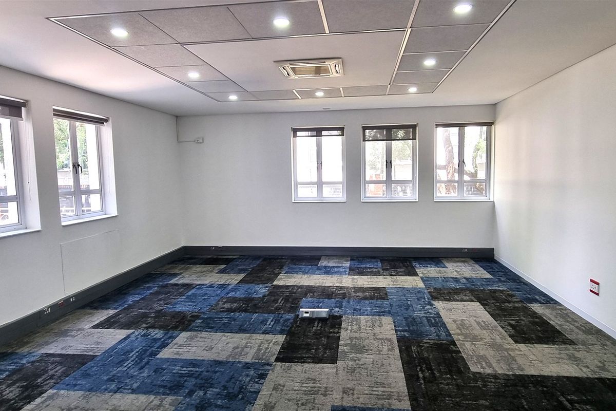 Freestanding building to let in Bryanston - Photo 4