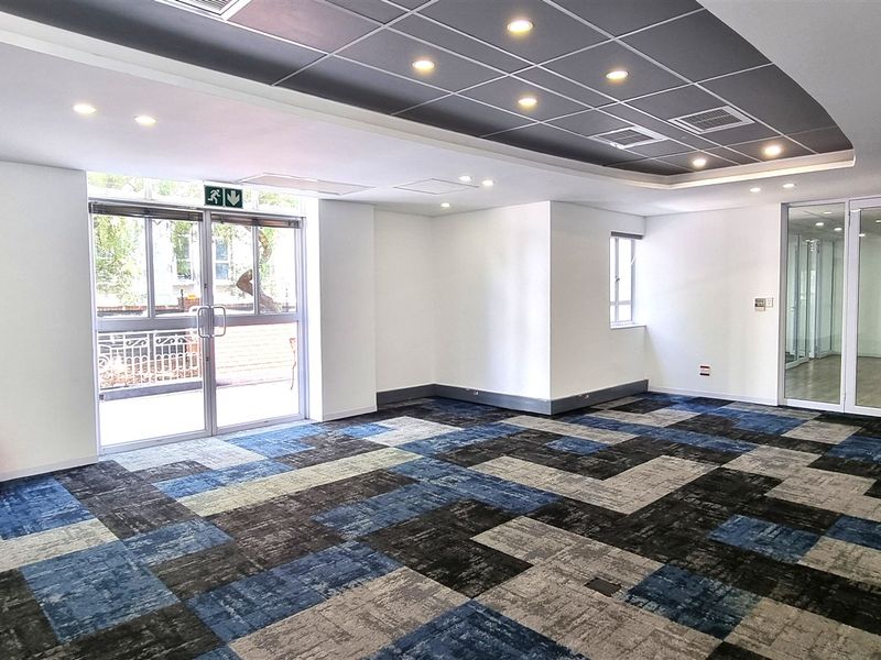Freestanding building to let in Bryanston - Photo 3