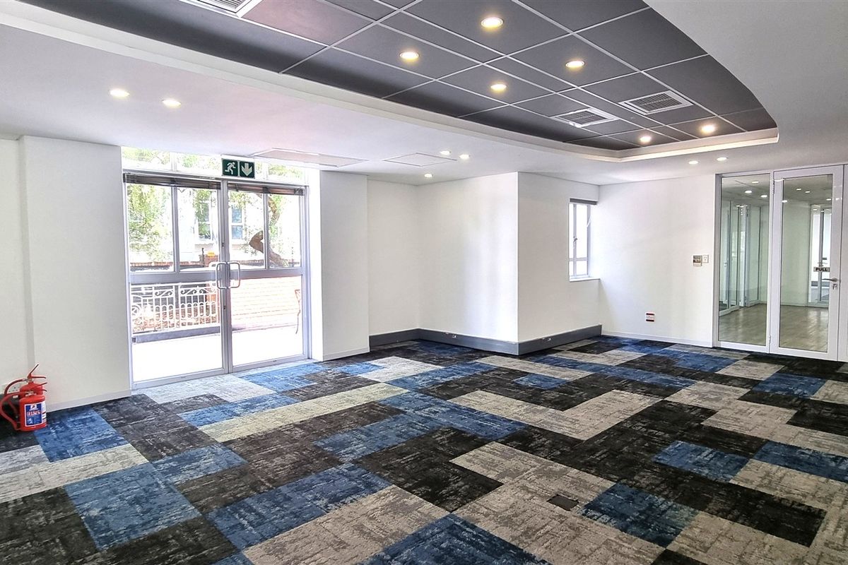 Freestanding building to let in Bryanston - Photo 3