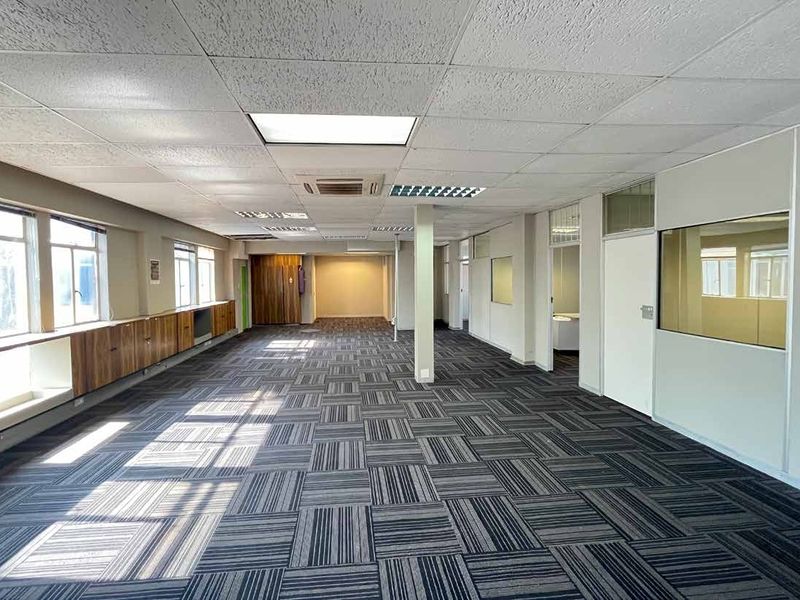 Heavy Industrial Facility To Let in Wadeville | 13,251m2 with 1,250 Amps, Yard & Gantries - Photo 5