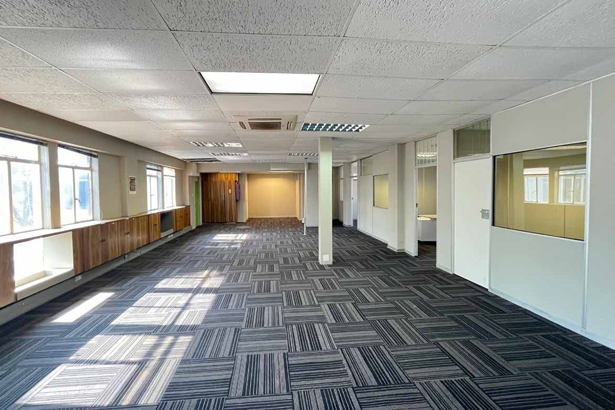 Heavy Industrial Facility To Let in Wadeville | 13,251m2 with 1,250 Amps, Yard & Gantries - Photo 5