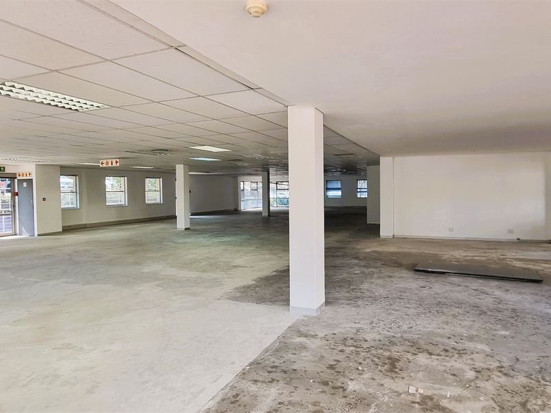 Office space to let in The Woodlands. - Photo 6