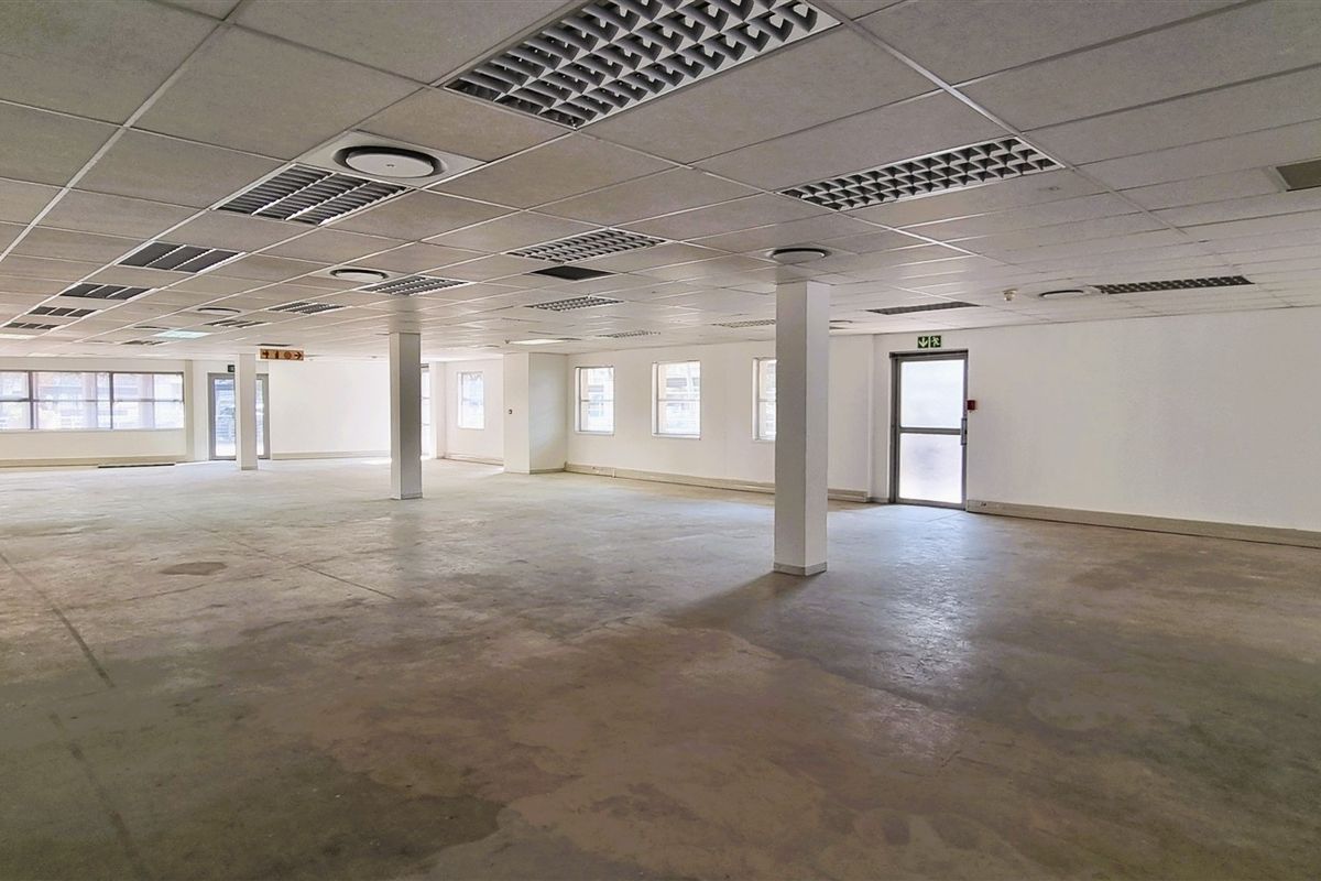 Office space to let in The Woodlands. - Photo 4