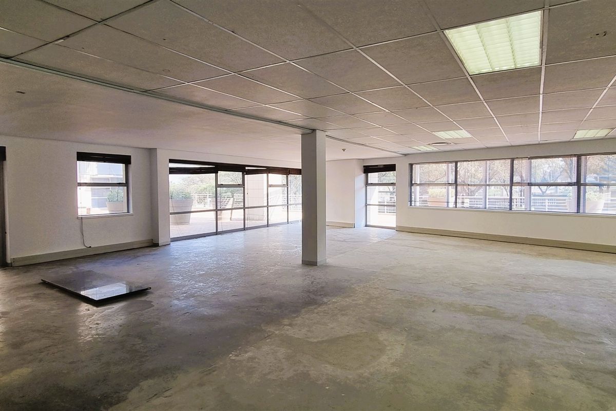 Office space to let in The Woodlands. - Photo 3