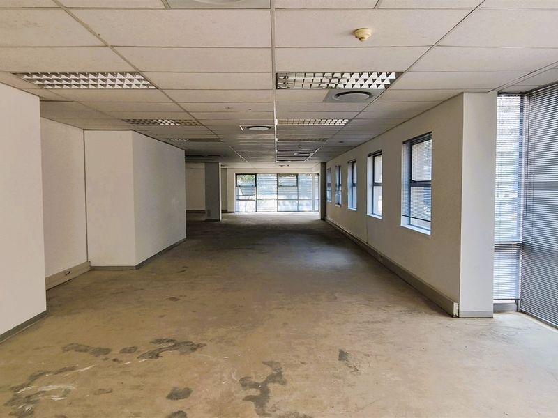 Office space to let in The Woodlands. - Photo 5