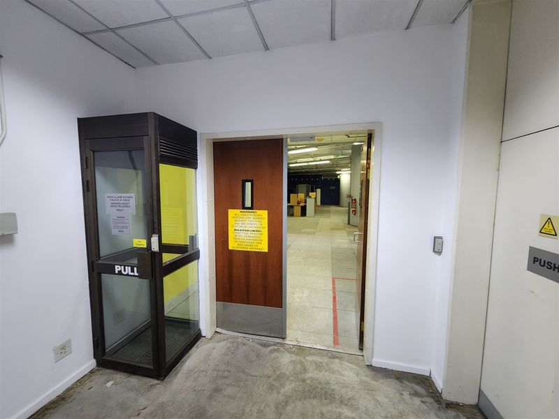 2 683.50sqm Data Centre Offices to let in Sandown, Sandton - Photo 4