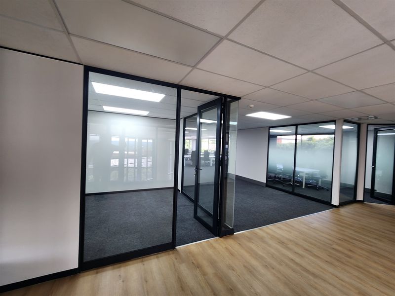 451sqm Office space to let in Sandown, Sandton - Photo 4
