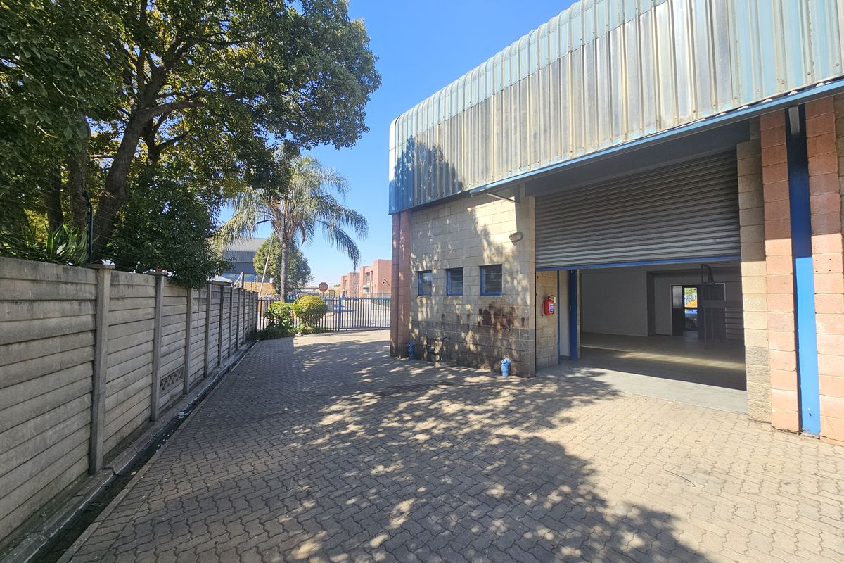 TO LET -MINI WAREHOUSE HENNOPSPARK CENTURION - Photo 3