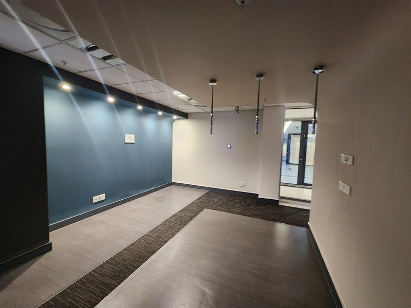 1407,8sqm Offices to let in Morningside, Sandton - Photo 7