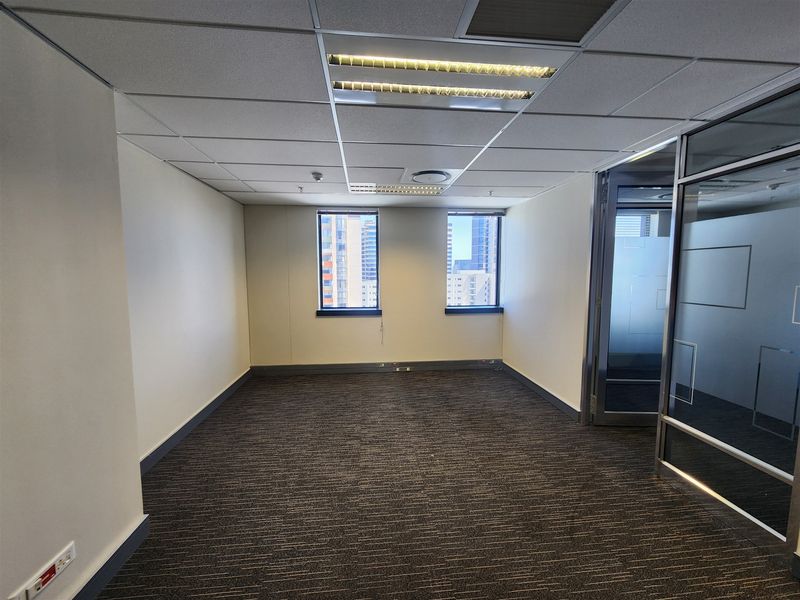 1407,8sqm Offices to let in Morningside, Sandton - Photo 9