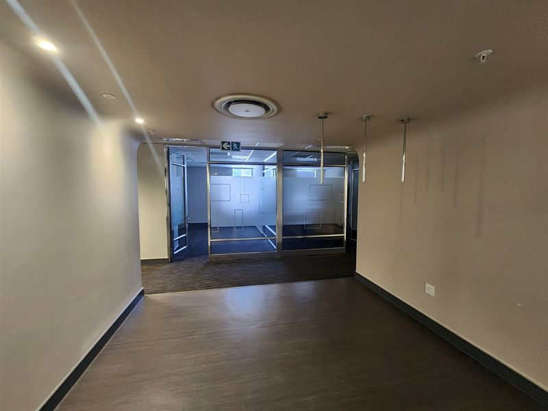 1407,8sqm Offices to let in Morningside, Sandton - Photo 5