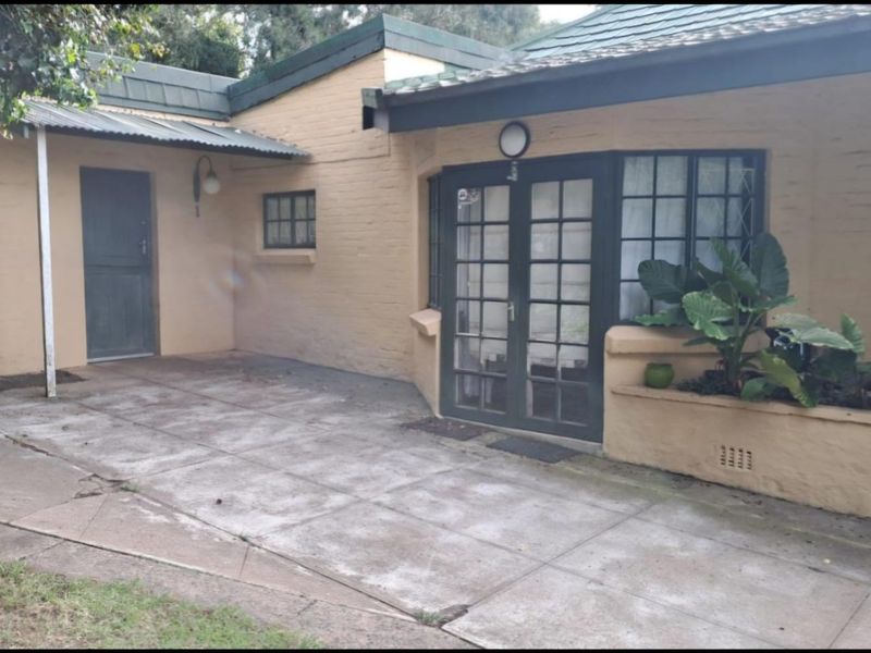 MIDLANDS SMALLHOLDING - 5 ha - Large family home was formerly a Guest house / Restuarant. - Photo 2