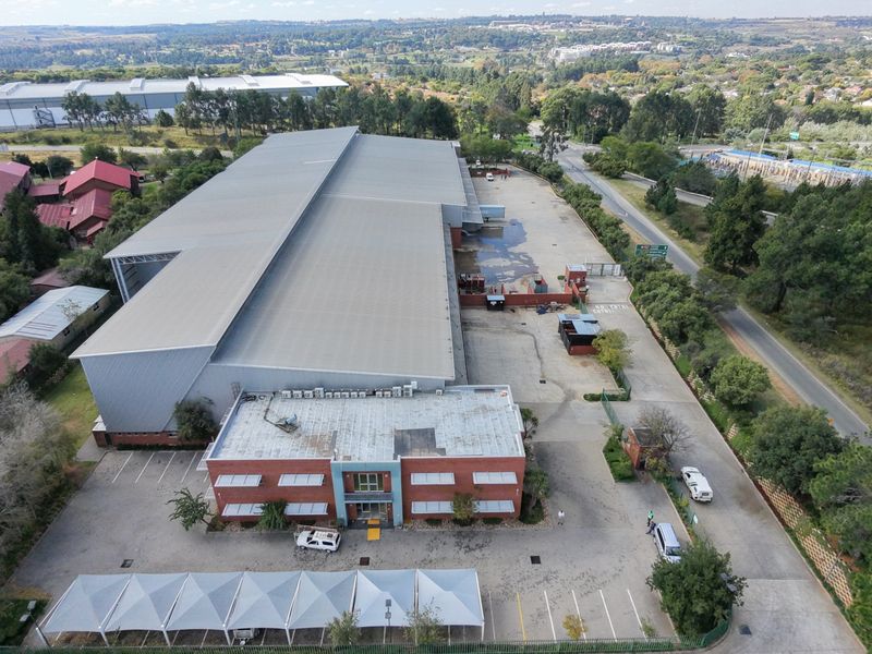 Warehouse to let in Longmeadow - Photo 2