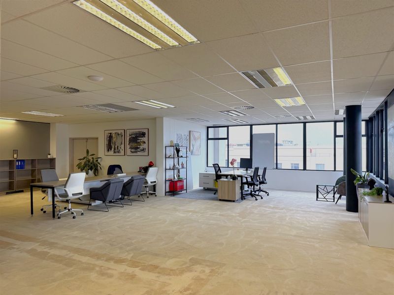 702sqm office space in Ridge 6, Ncondo Place - Photo 7
