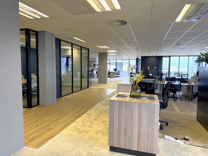 702sqm office space in Ridge 6, Ncondo Place - Photo 6