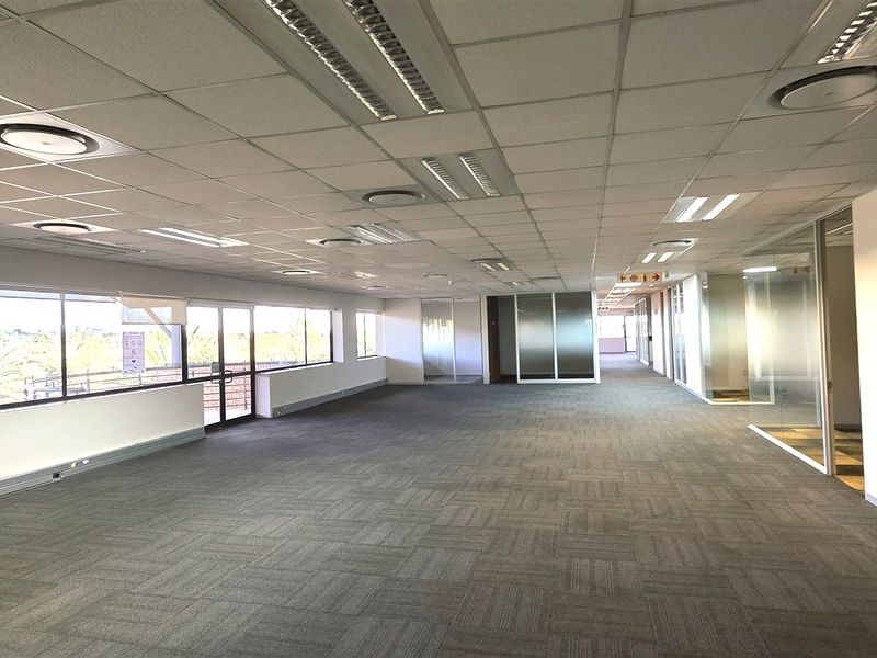 Office space to let in Woodmead - Photo 9