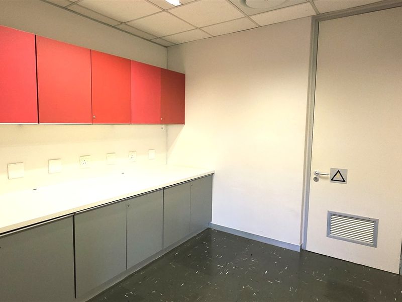 Office space to let in Woodmead - Photo 8