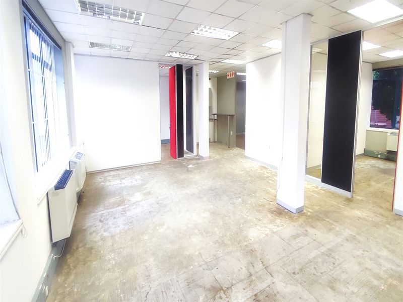 209.64sqm Office to let in Rosebank - Photo 6