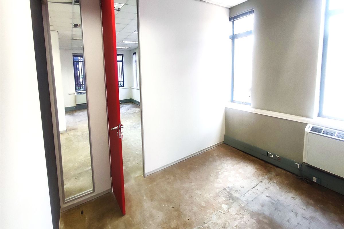 209.64sqm Office to let in Rosebank - Photo 5
