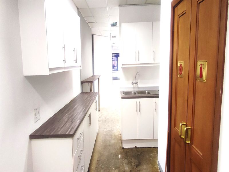 209.64sqm Office to let in Rosebank - Photo 4