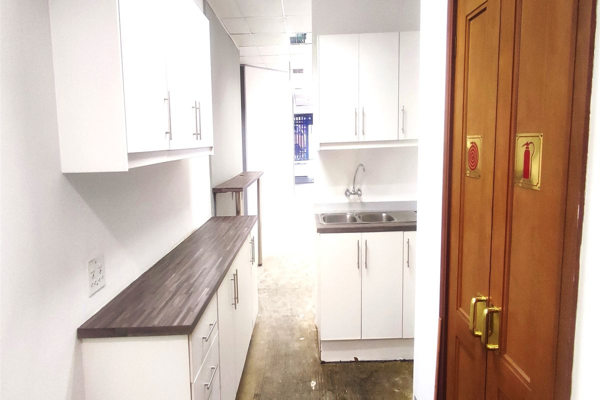 209.64sqm Office to let in Rosebank - Photo 4
