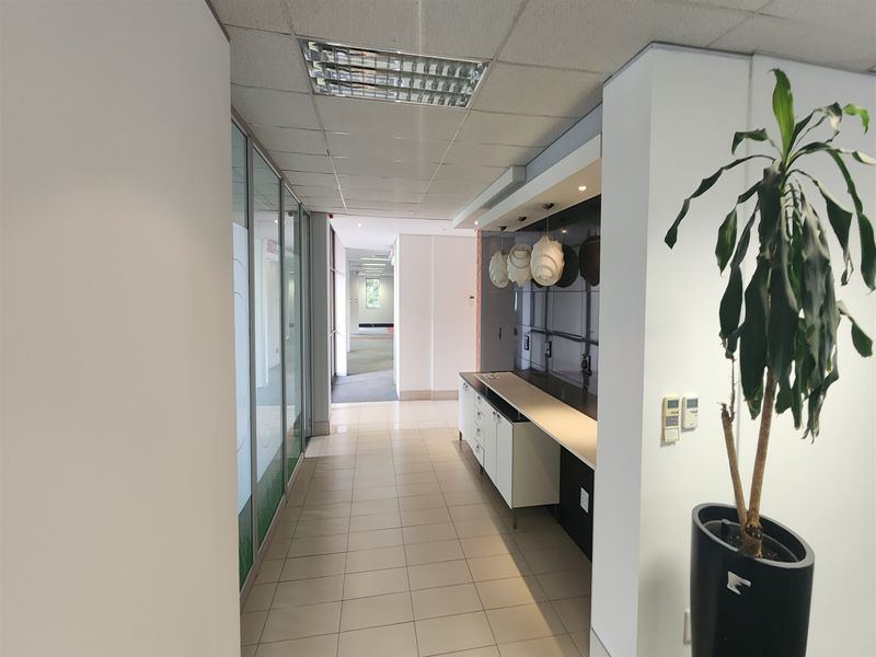 332.4sqm Offices to let in Wierda Valley, Sandton - Photo 2