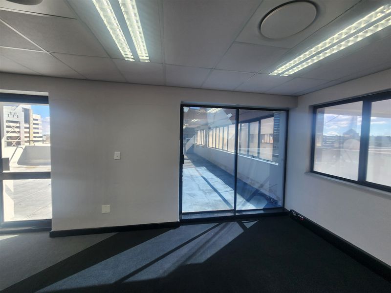 291.14sqm Offices to lo let Sandton - Photo 10