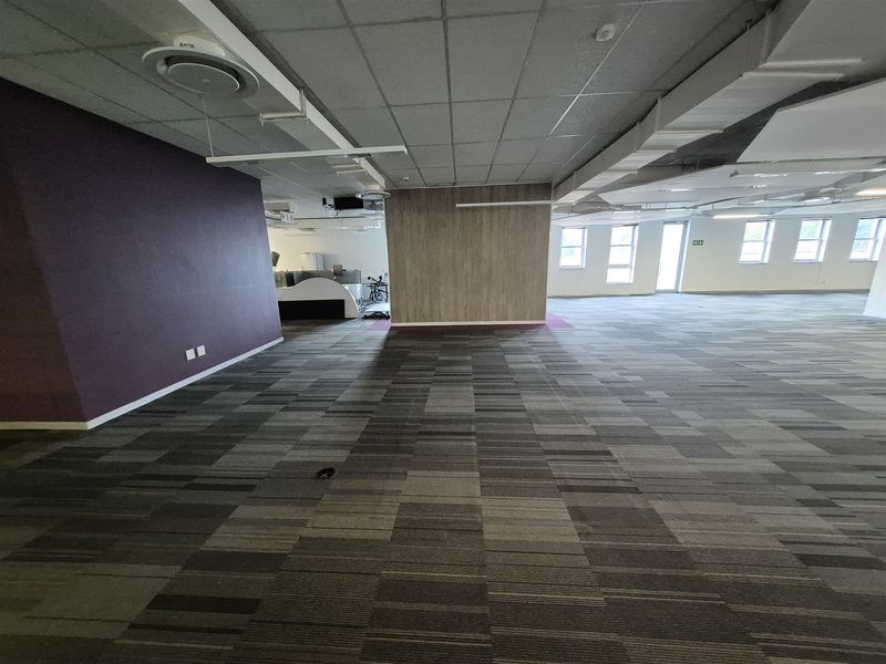 1182.5sqm Offices to let in Illovo - Photo 6