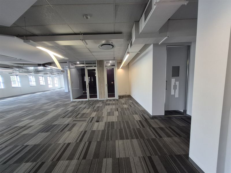 1182.5sqm Offices to let in Illovo - Photo 9