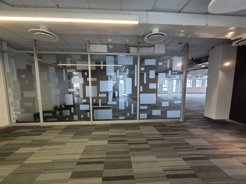 1182.5sqm Offices to let in Illovo - Photo 4