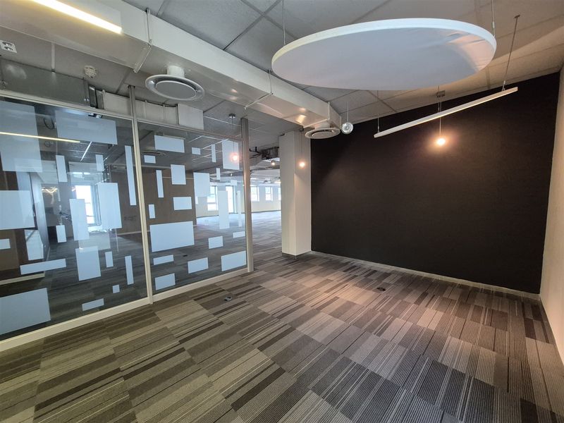 1182.5sqm Offices to let in Illovo - Photo 5