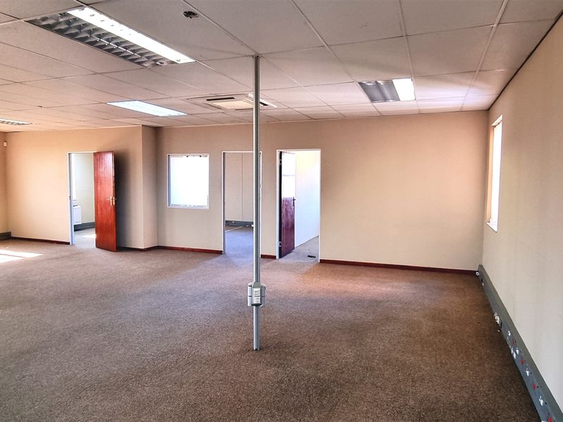 Office space to let in La Rocca Office Park - Photo 4