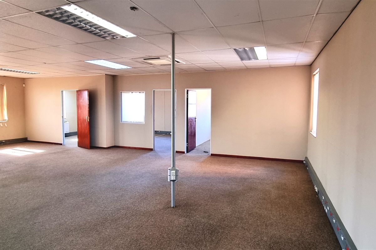 Office space to let in La Rocca Office Park - Photo 4