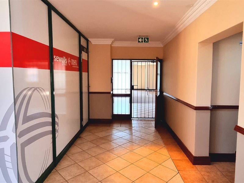 Office space to let in La Rocca Office Park - Photo 3