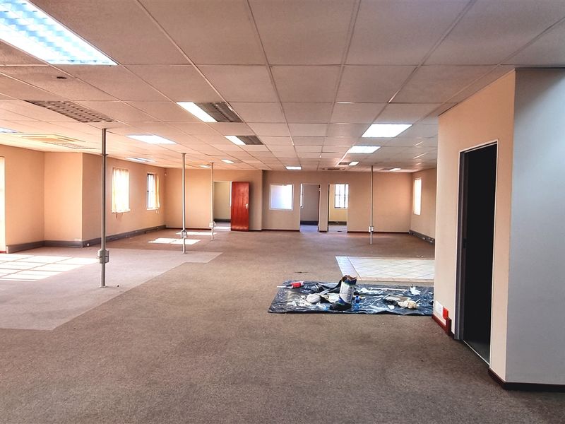 Office space to let in La Rocca Office Park - Photo 6