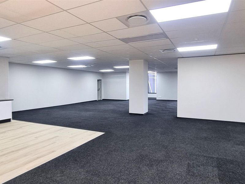Office space to let in 2929 on Nicol - Photo 8