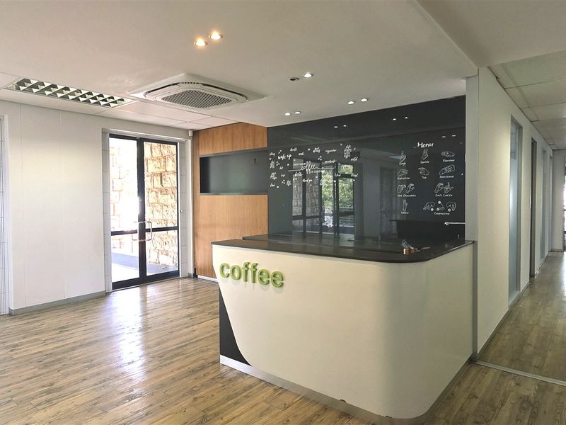 Office space to let in Silverpoint Office Park - Photo 5