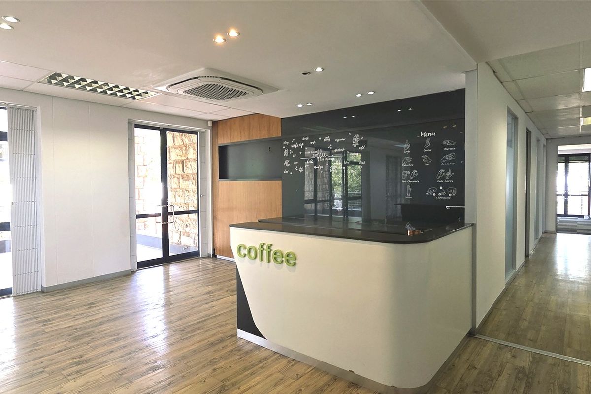 Office space to let in Silverpoint Office Park - Photo 5