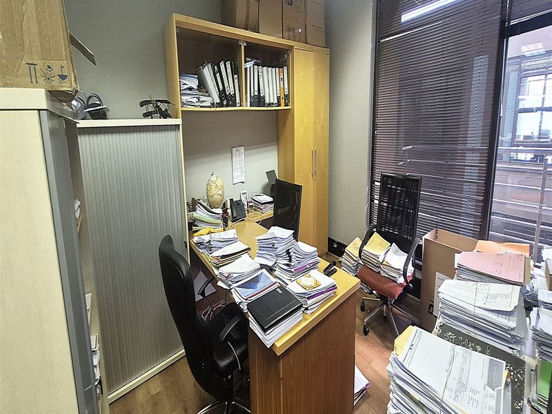 618sqm Office to Let in Illovo - Photo 9