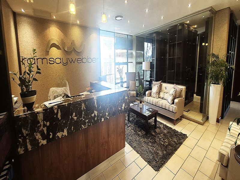 618sqm Office to Let in Illovo - Photo 5