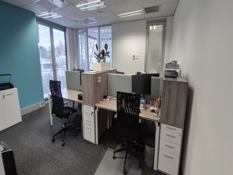 250.68sqm Offices to let in Rosebank - Photo 9