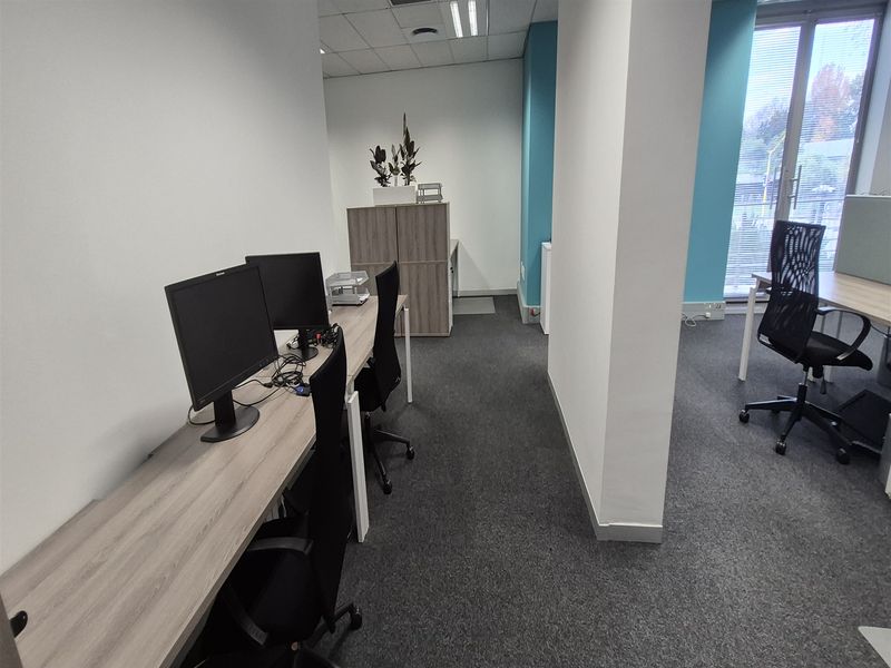 250.68sqm Offices to let in Rosebank - Photo 8