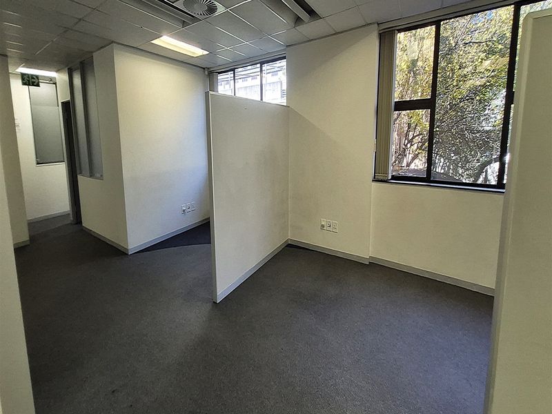 476sqm Offices to let in Rosebank - Photo 7