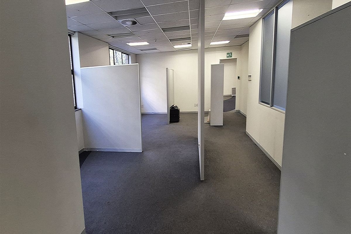 476sqm Offices to let in Rosebank - Photo 5