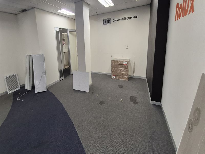476sqm Offices to let in Rosebank - Photo 9