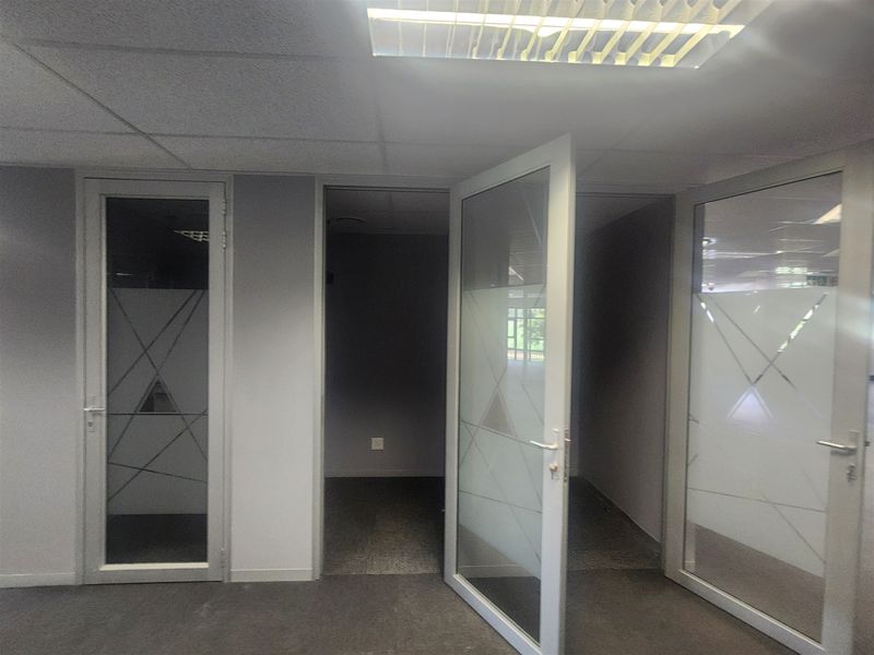 473.92sqm Offices to let in Wierda Valley, Sandton - Photo 9